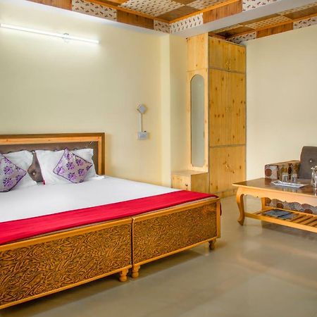 The Monk Hotel By Livingstone Kalpa Exteriör bild